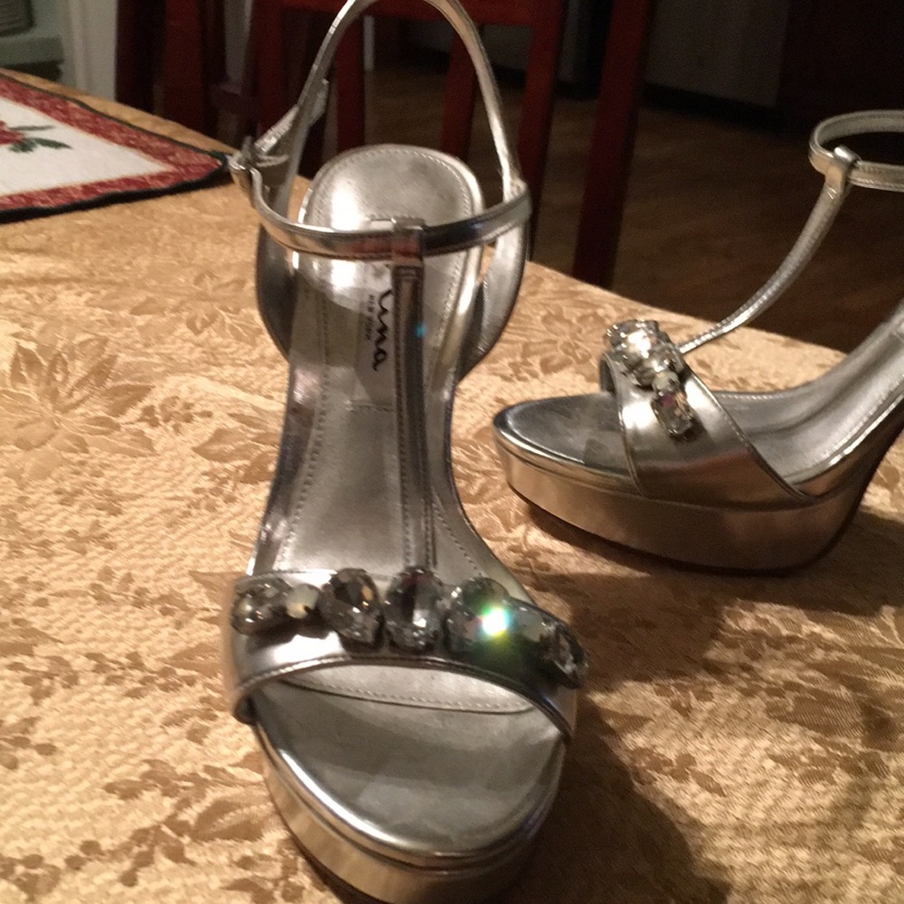 Women’s dress shoes